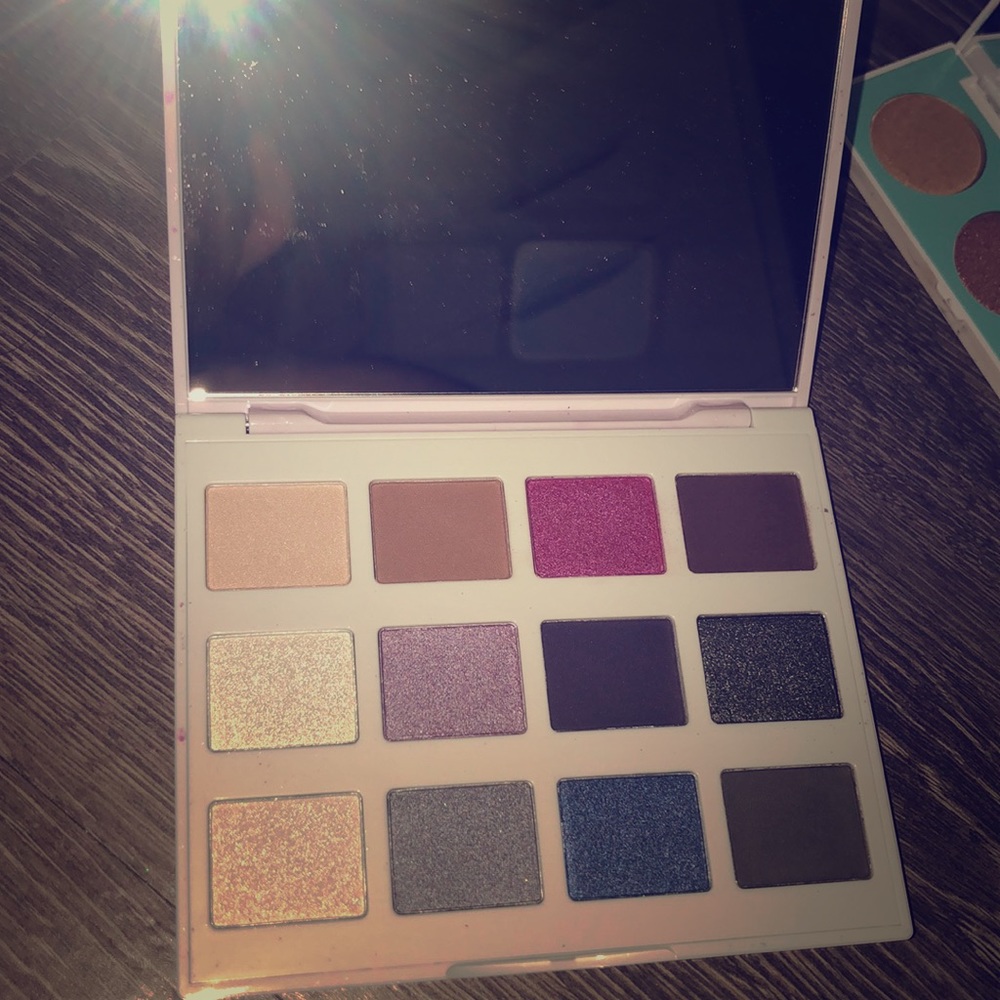 Bh cosmetics pallet
